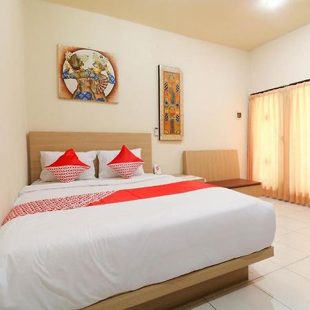 Oyo 2581 Ketut Smile Hotel Denpasar Kültér fotó