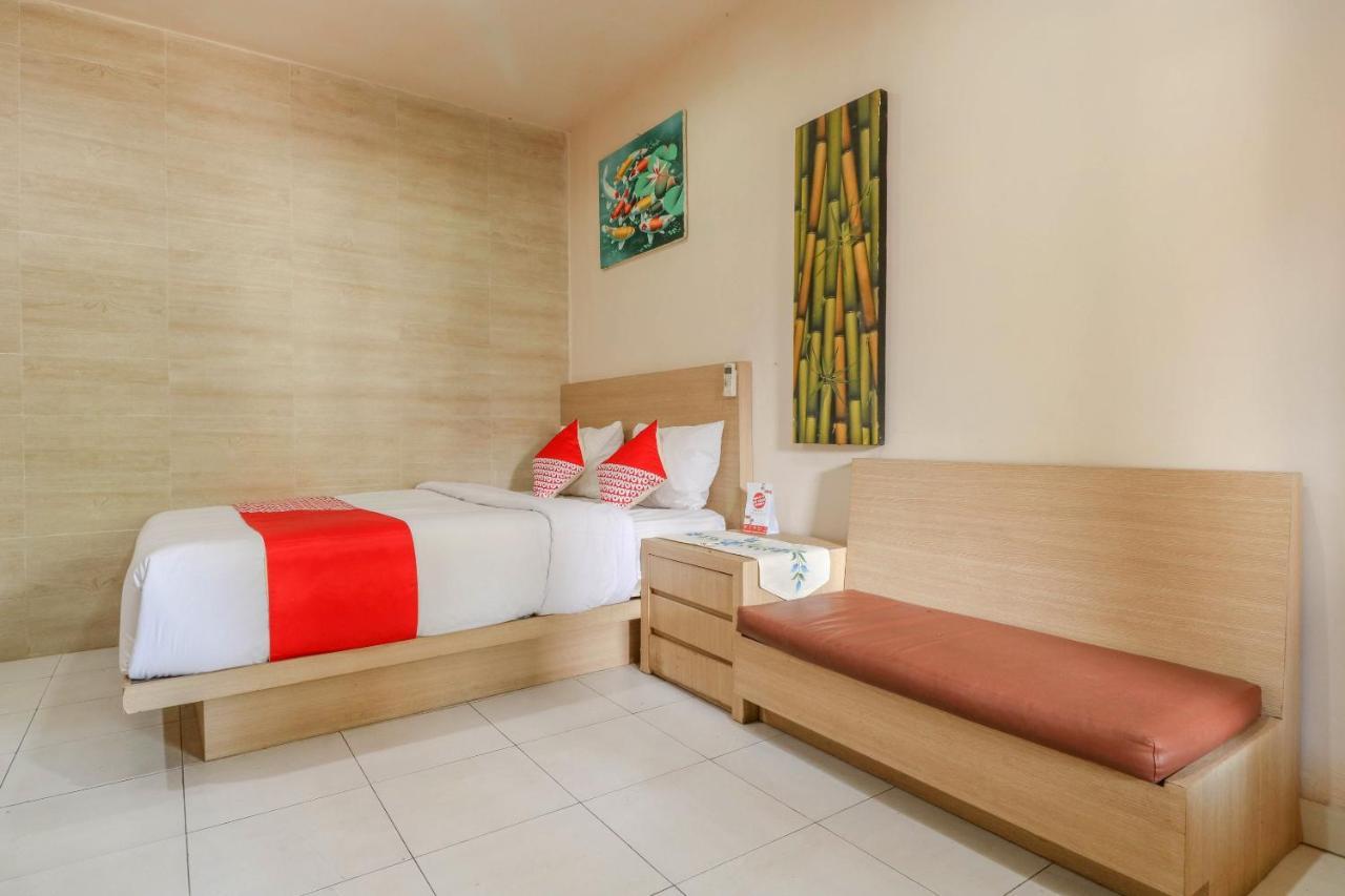 Oyo 2581 Ketut Smile Hotel Denpasar Kültér fotó