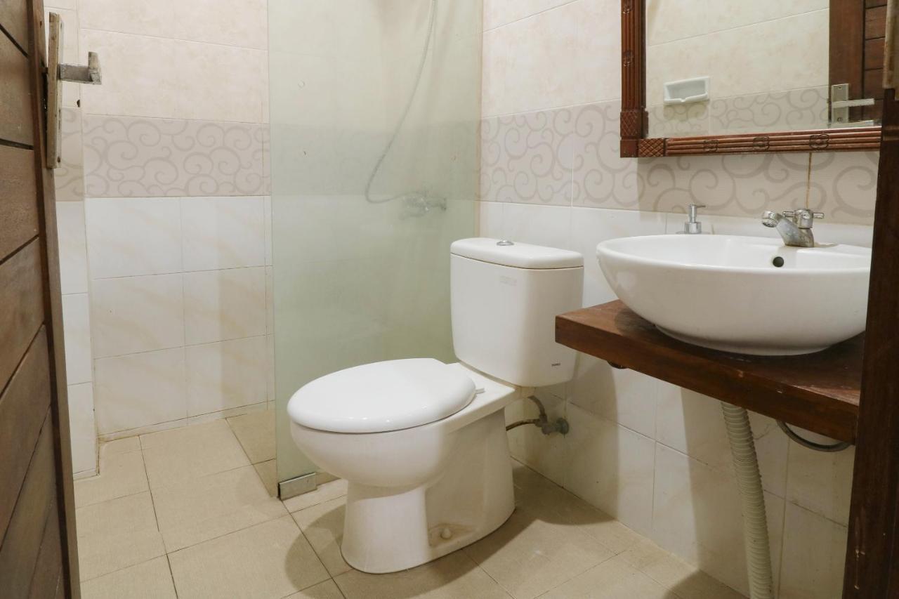 Oyo 2581 Ketut Smile Hotel Denpasar Kültér fotó