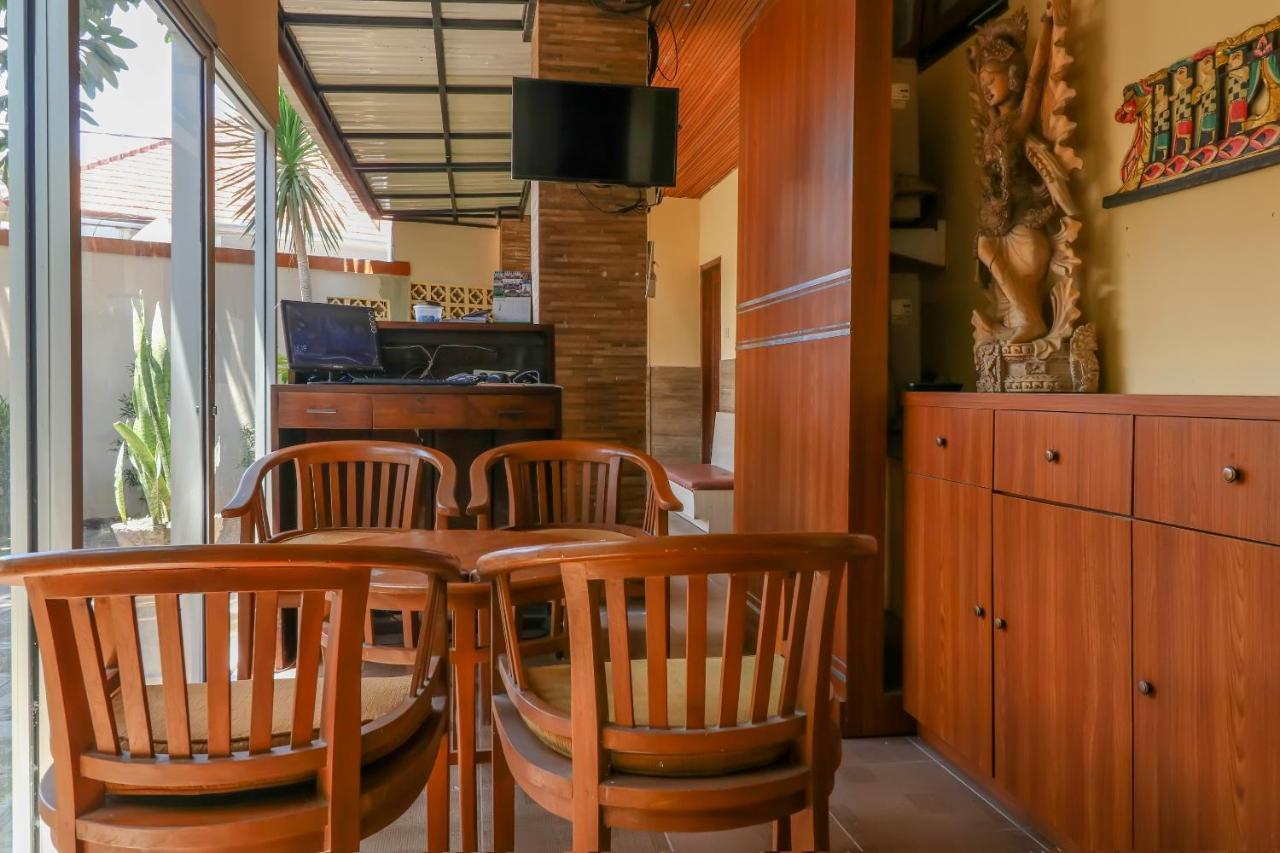 Oyo 2581 Ketut Smile Hotel Denpasar Kültér fotó