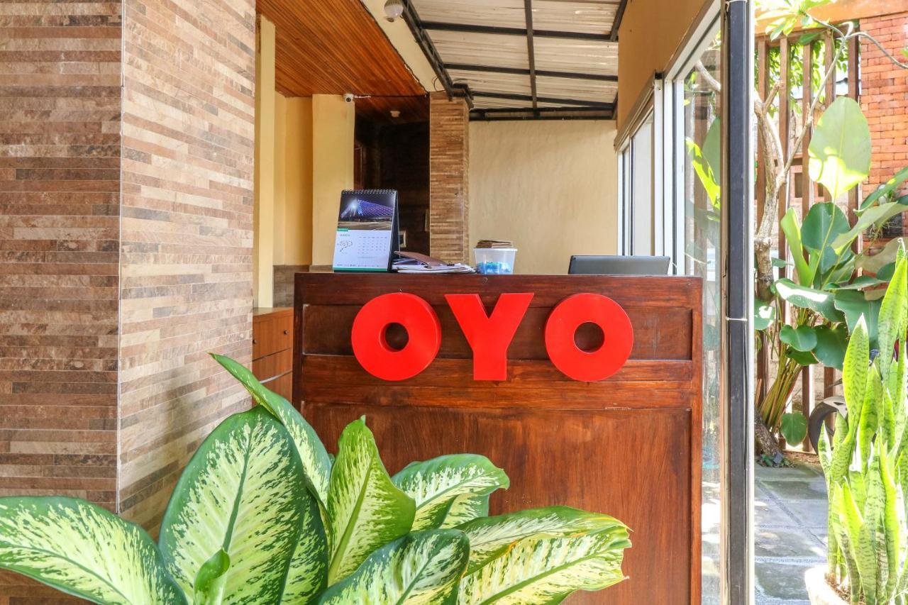 Oyo 2581 Ketut Smile Hotel Denpasar Kültér fotó