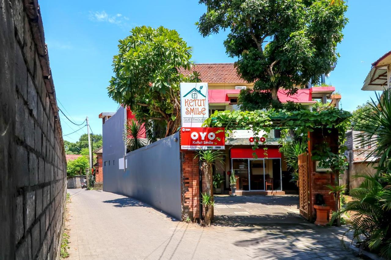 Oyo 2581 Ketut Smile Hotel Denpasar Kültér fotó